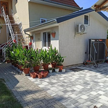 Aniko Apartmanhaz Balatonfoldvar Ngoại thất bức ảnh