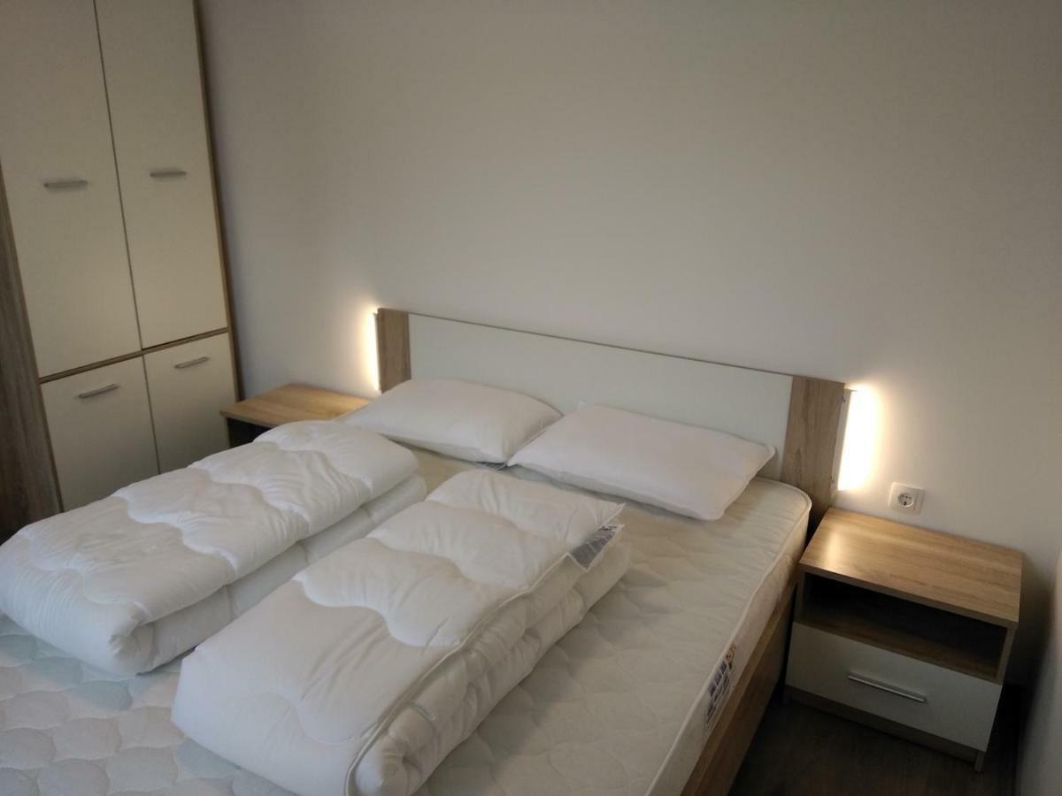 Aniko Apartmanhaz Balatonfoldvar Ngoại thất bức ảnh